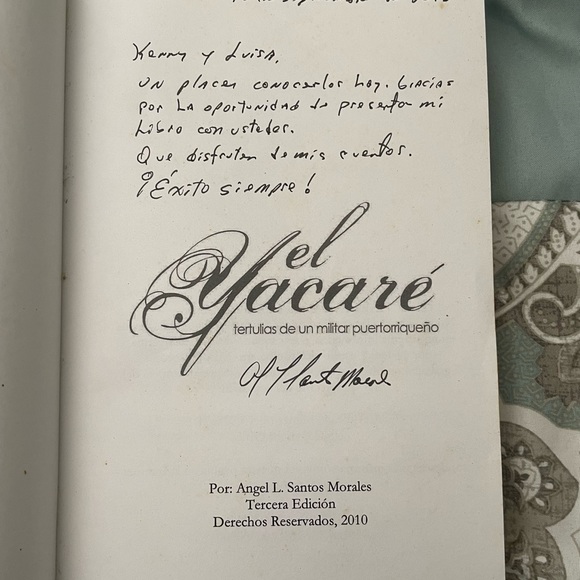 Books in Spanish, Puerto Rico authors - Picture 15 of 16